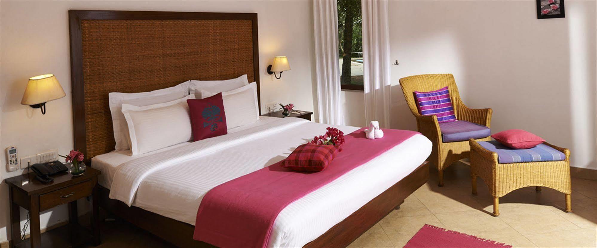 Club Mahindra Ashtamudi Nīndakara Exterior foto